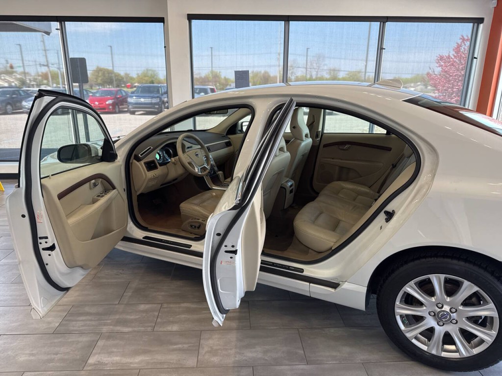 2010 Volvo S80 Image 13