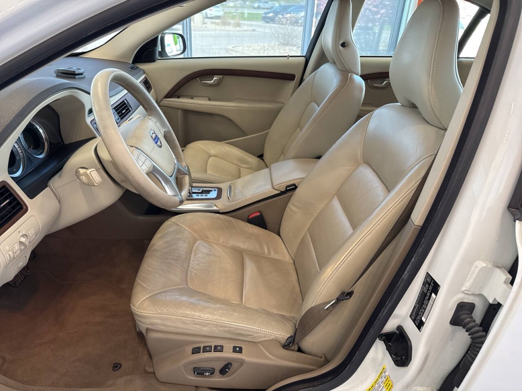 2010 Volvo S80 Image 16