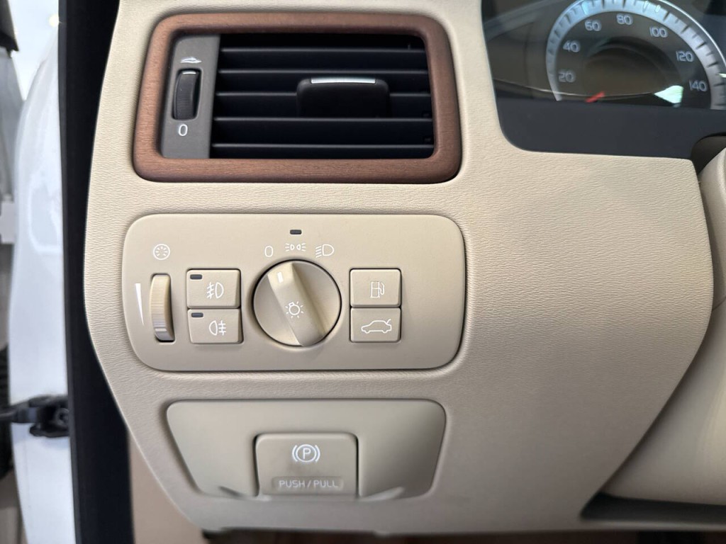 2010 Volvo S80 Image 21