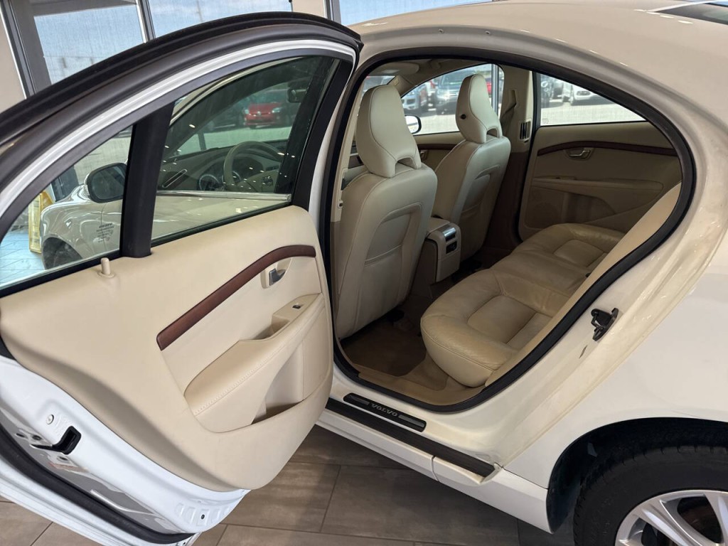 2010 Volvo S80 Image 27