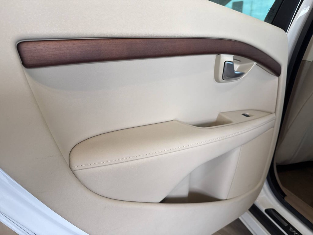 2010 Volvo S80 Image 28