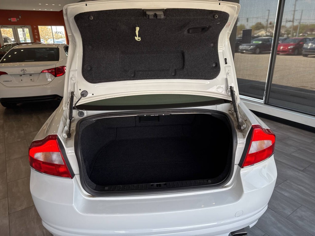 2010 Volvo S80 Image 32