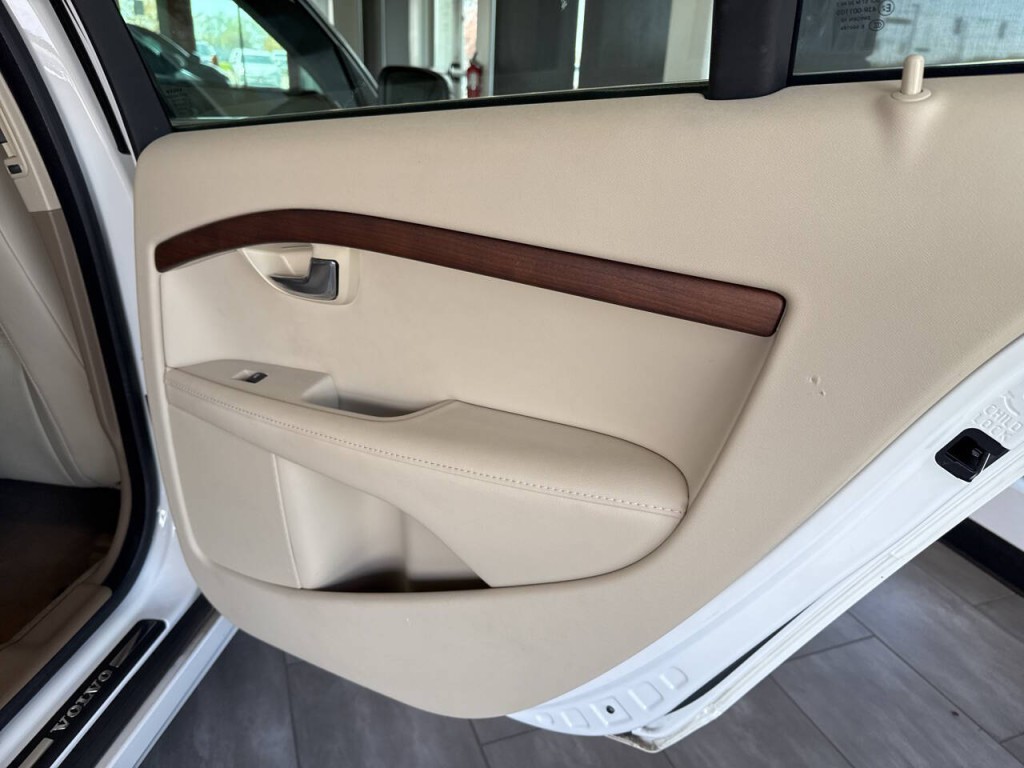 2010 Volvo S80 Image 35