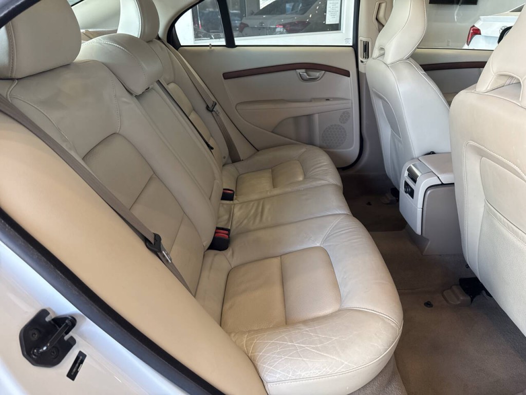 2010 Volvo S80 Image 36