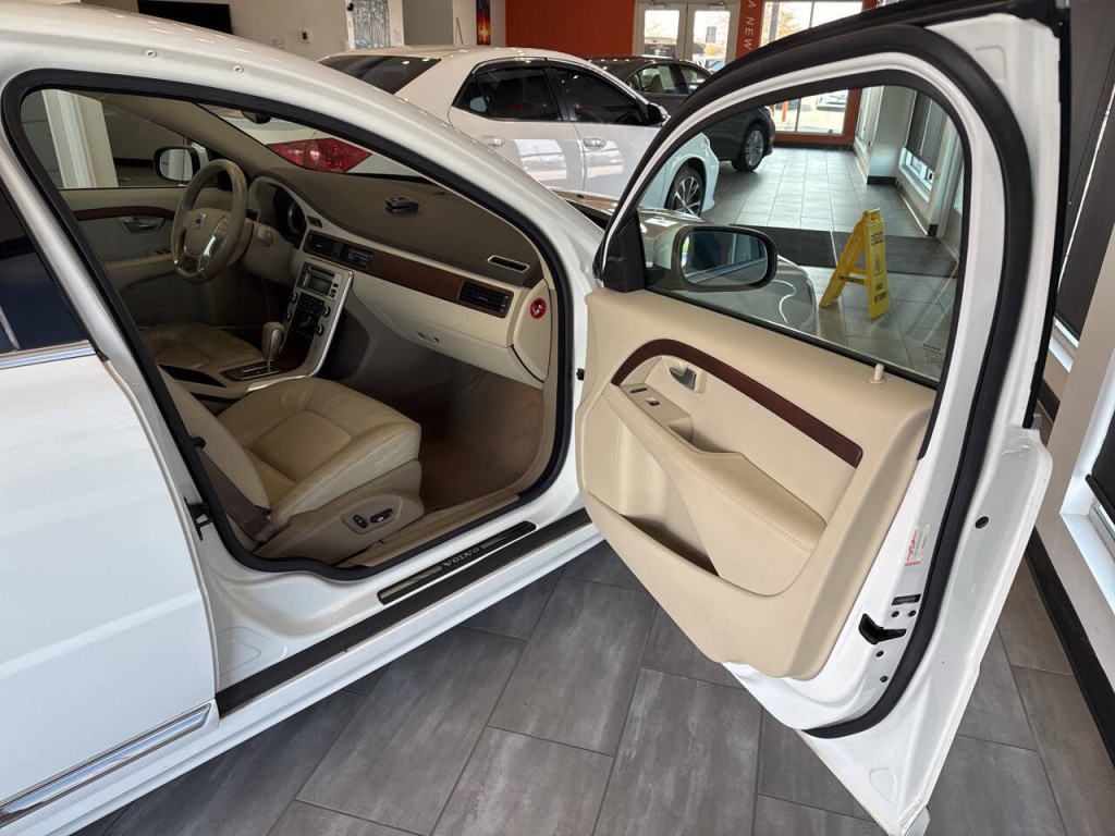2010 Volvo S80 Image 37