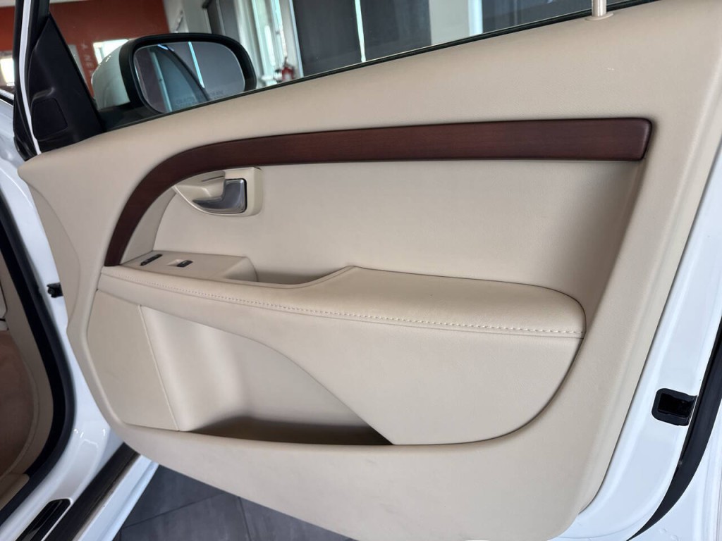 2010 Volvo S80 Image 38