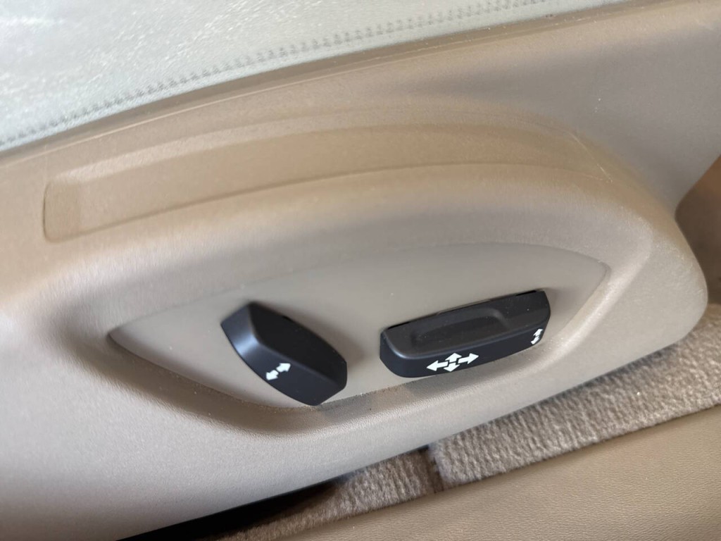 2010 Volvo S80 Image 40