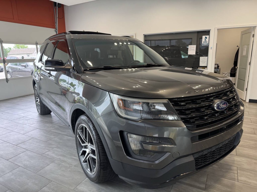 2016 Ford Explorer Image 1