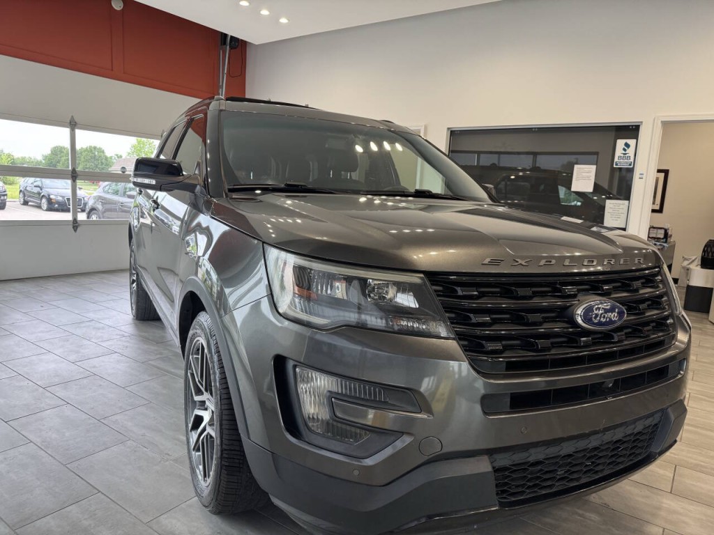 2016 Ford Explorer Image 2