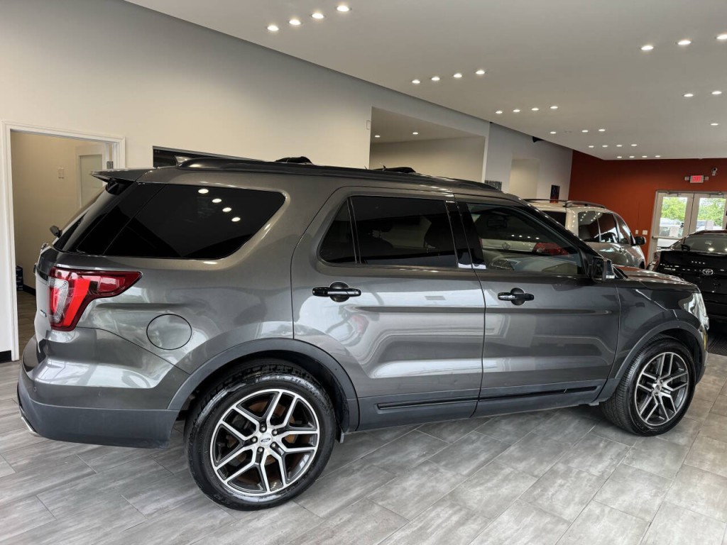 2016 Ford Explorer Image 13