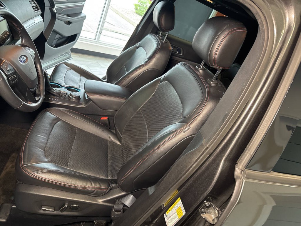 2016 Ford Explorer Image 39