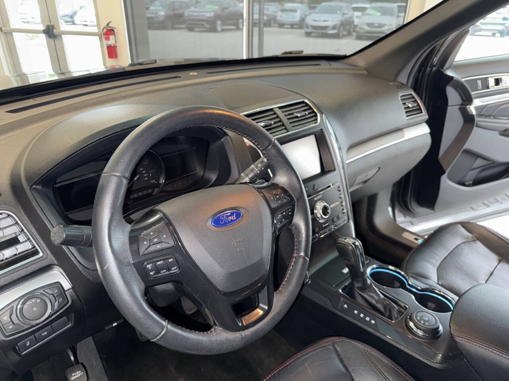 2016 Ford Explorer Image 40
