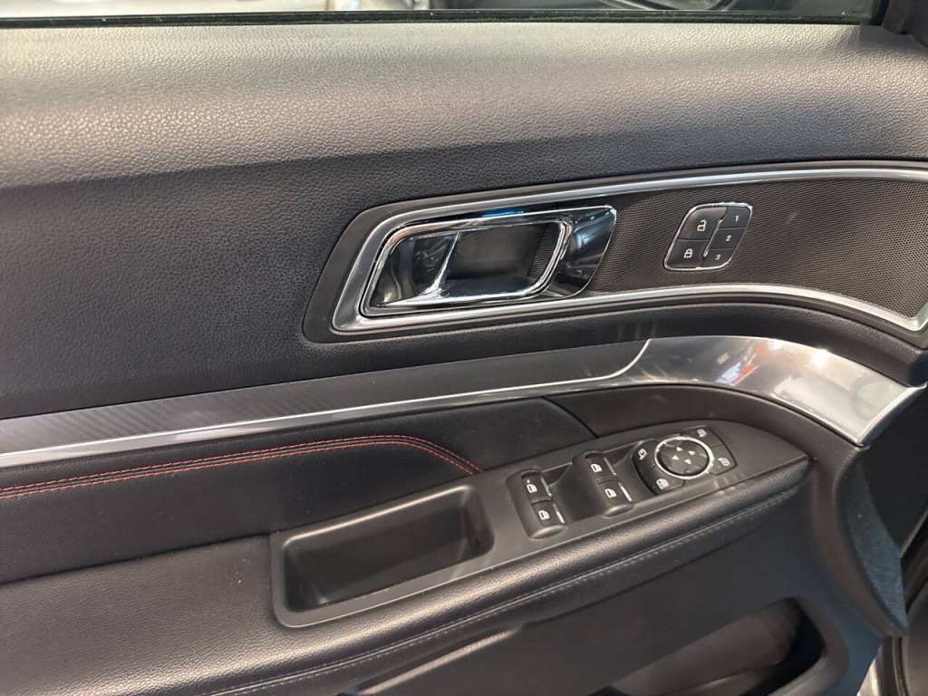 2016 Ford Explorer Image 41