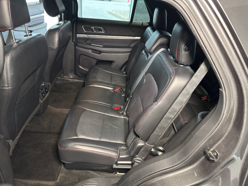 2016 Ford Explorer Image 42