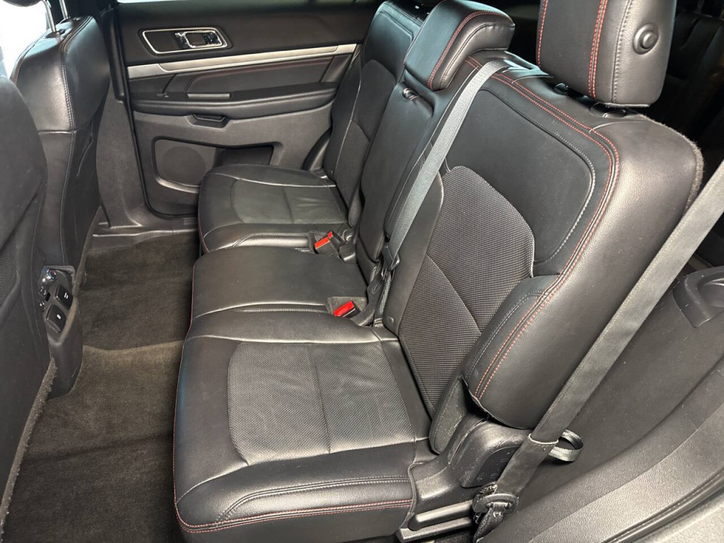 2016 Ford Explorer Image 43