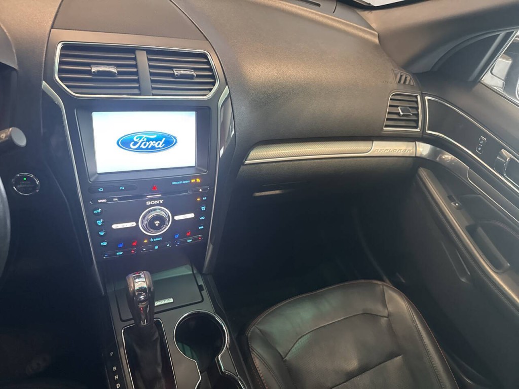 2016 Ford Explorer Image 50