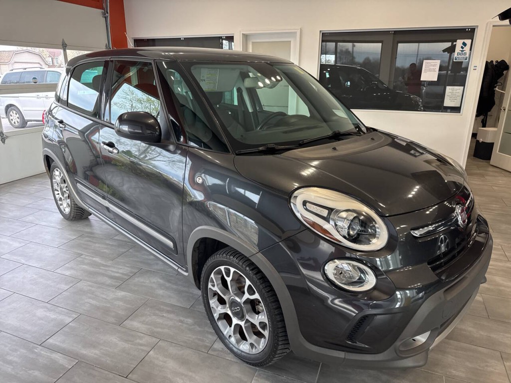 2017 FIAT 500L Image 4