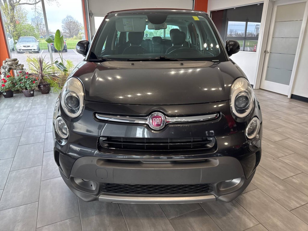 2017 FIAT 500L Image 5