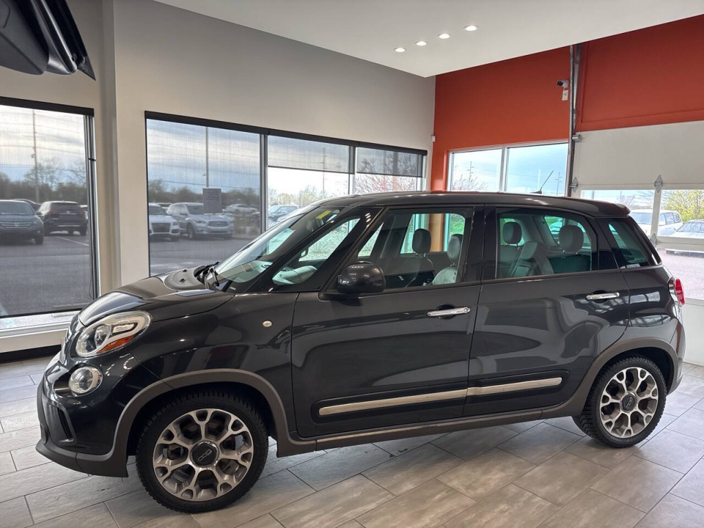 2017 FIAT 500L Image 7
