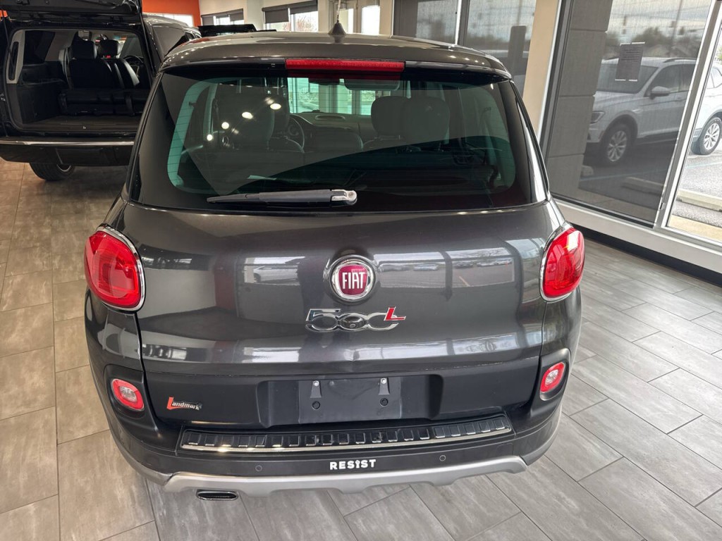 2017 FIAT 500L Image 11