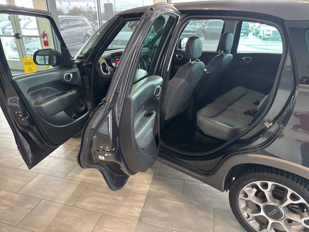 2017 FIAT 500L Image 14