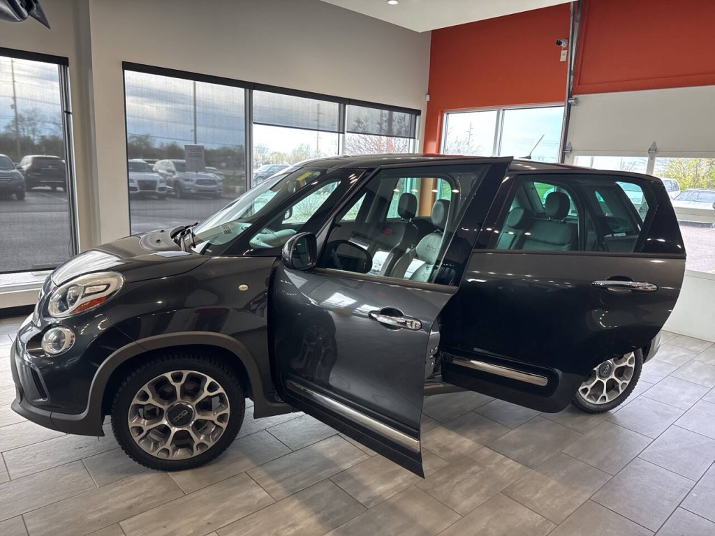 2017 FIAT 500L Image 15