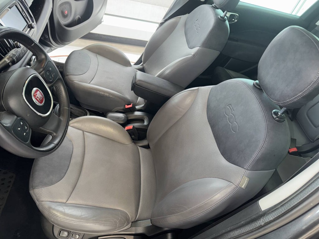 2017 FIAT 500L Image 16