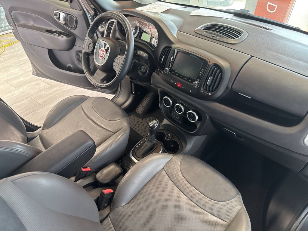 2017 FIAT 500L Image 21