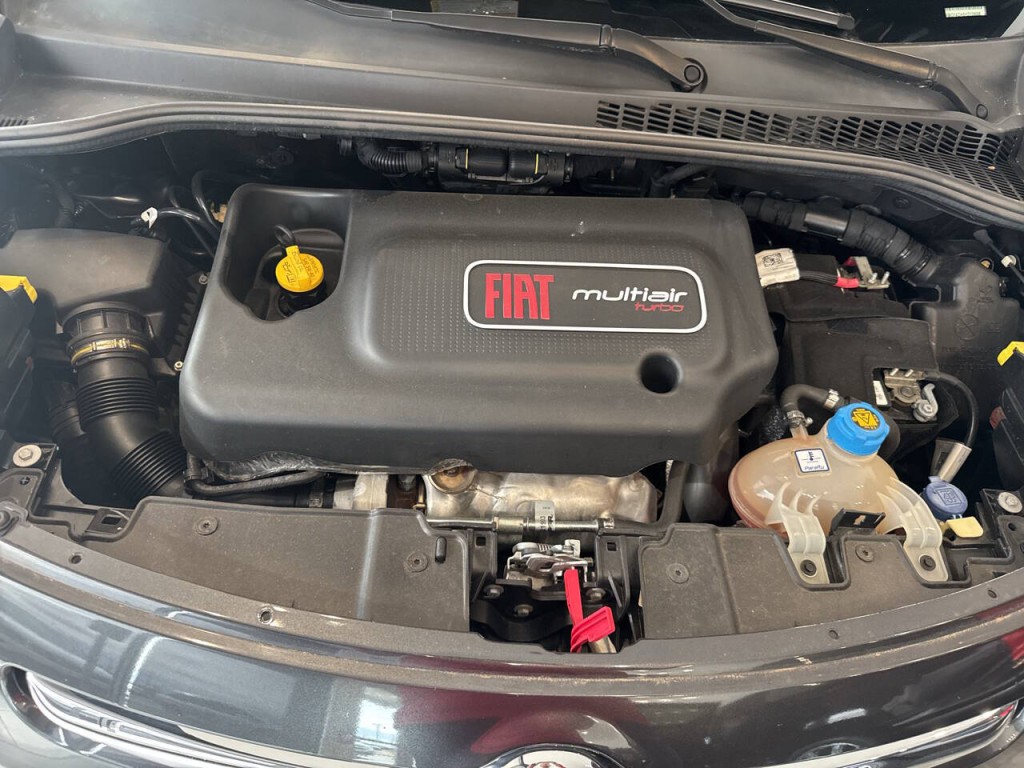 2017 FIAT 500L Image 31