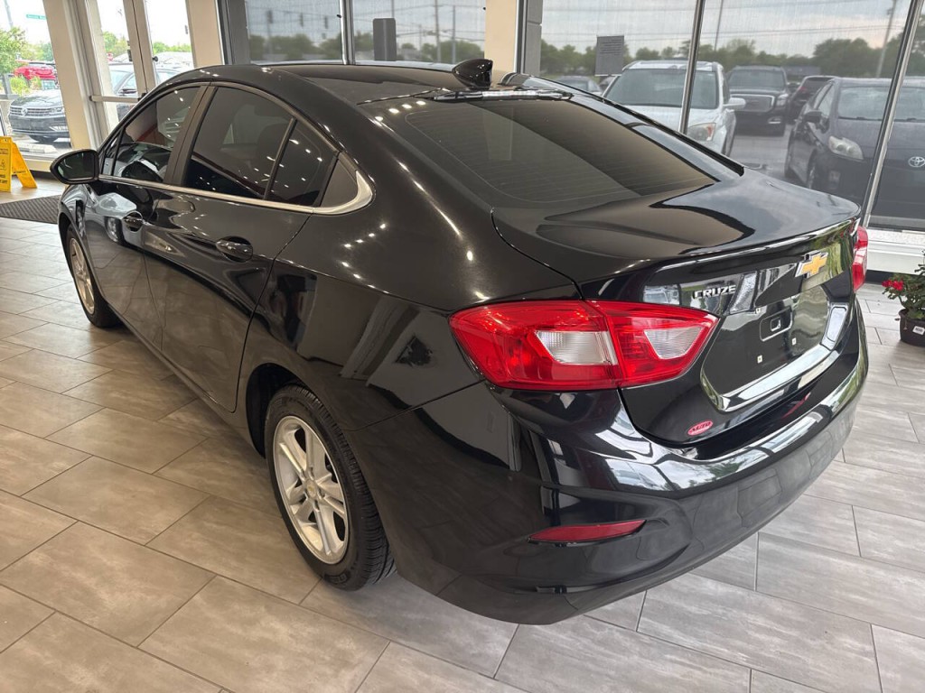2016 Chevrolet Cruze Image 9
