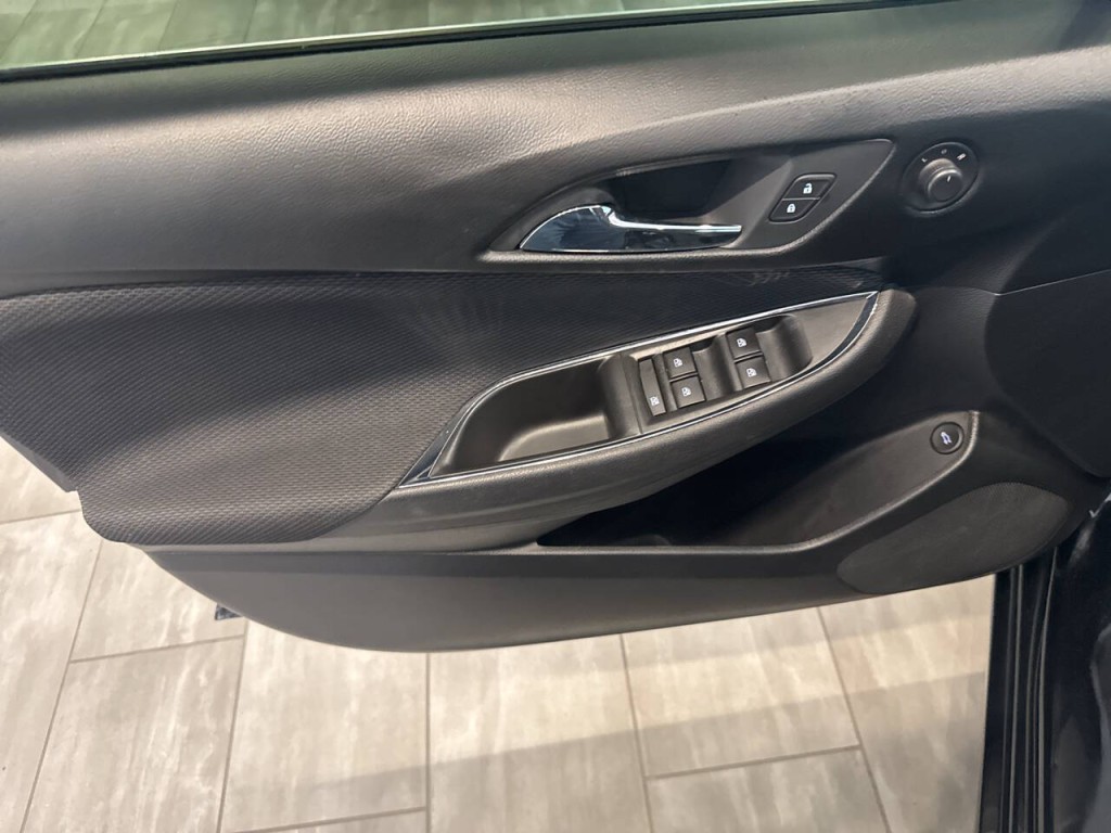 2016 Chevrolet Cruze Image 17