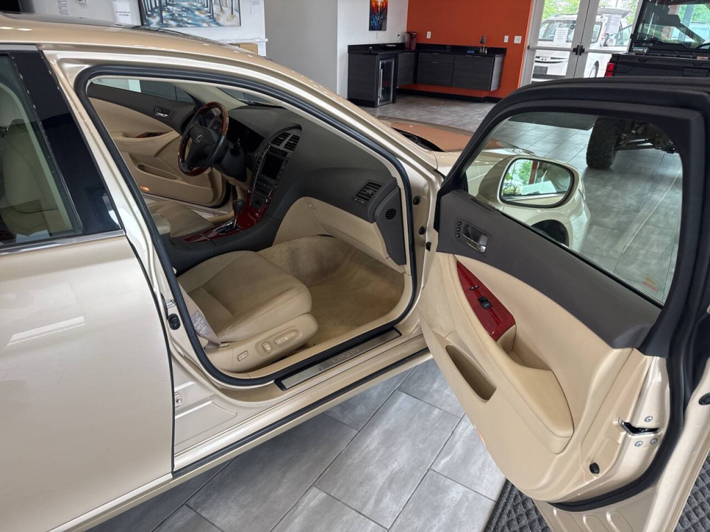 2007 Lexus ES 350 Image 14