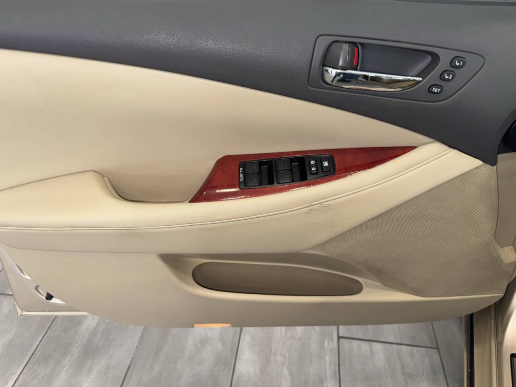 2007 Lexus ES 350 Image 25