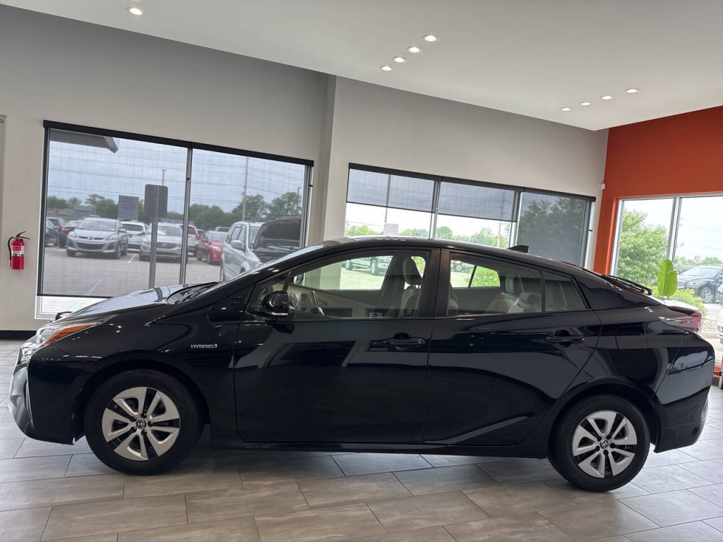 2016 Toyota Prius Image 8