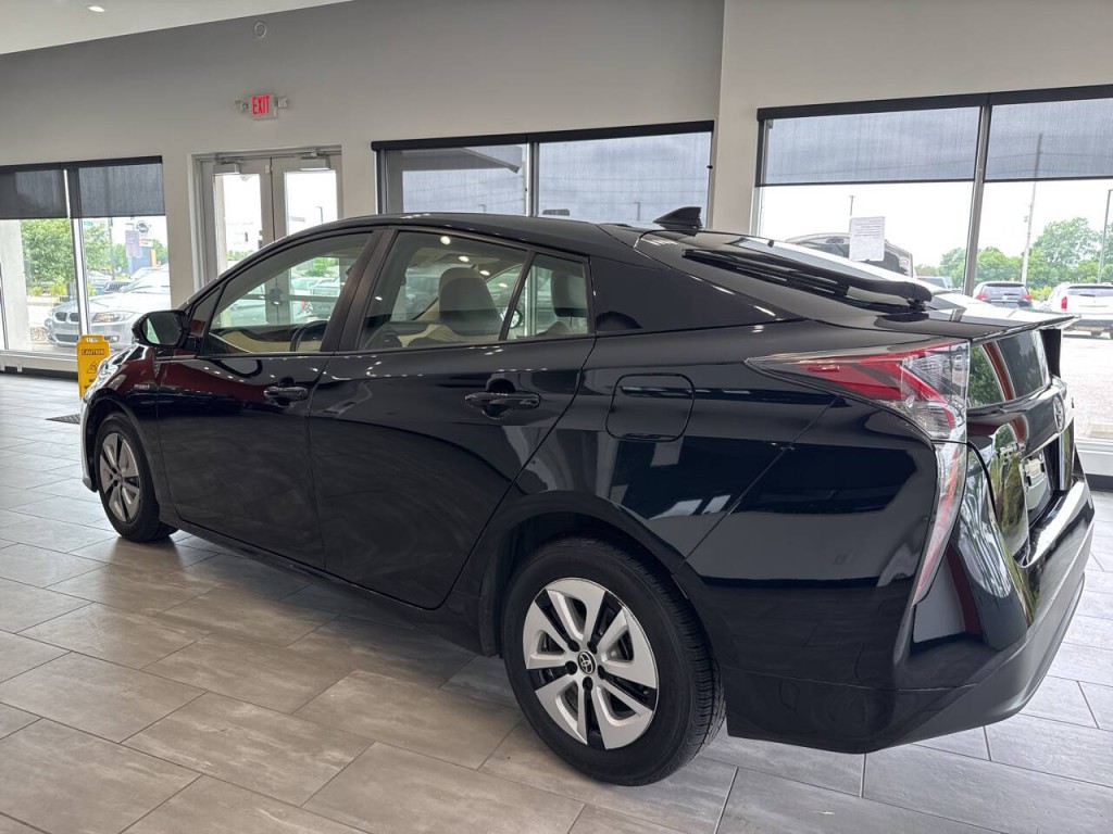 2016 Toyota Prius Image 9