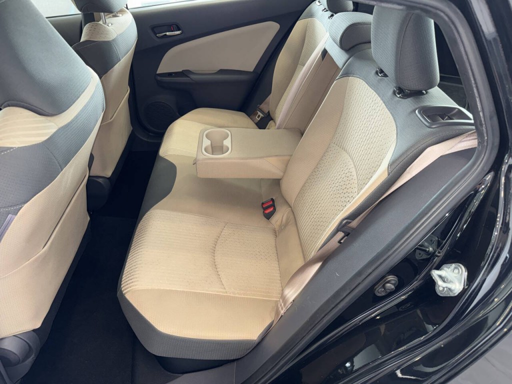 2016 Toyota Prius Image 26