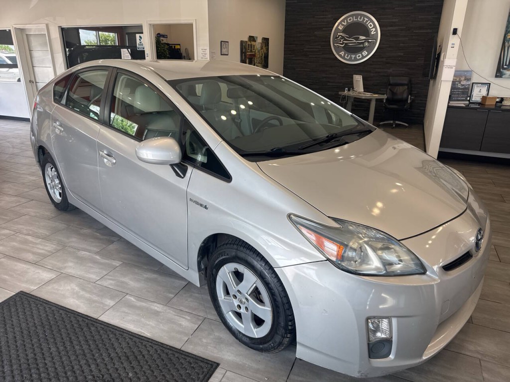 2010 Toyota Prius Image 2