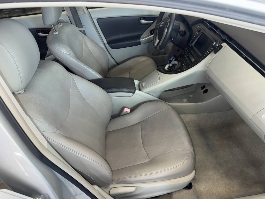 2010 Toyota Prius Image 12
