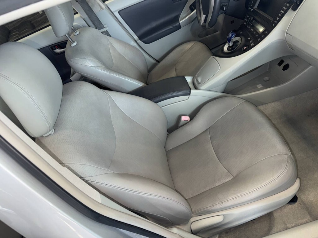 2010 Toyota Prius Image 13