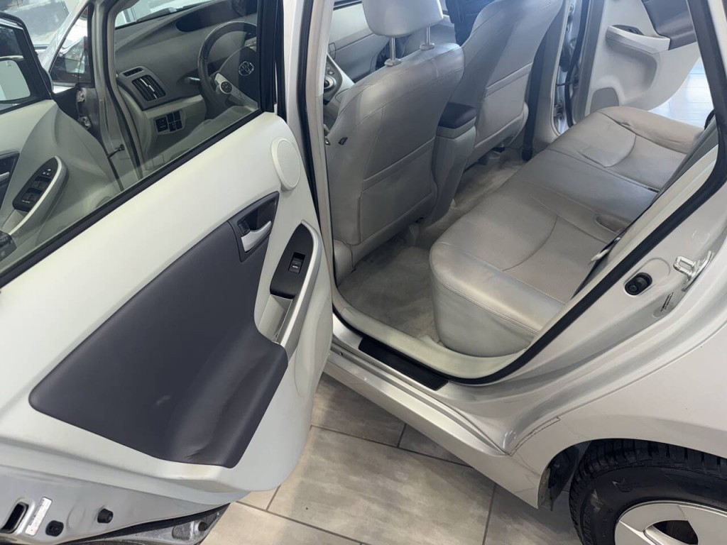 2010 Toyota Prius Image 19