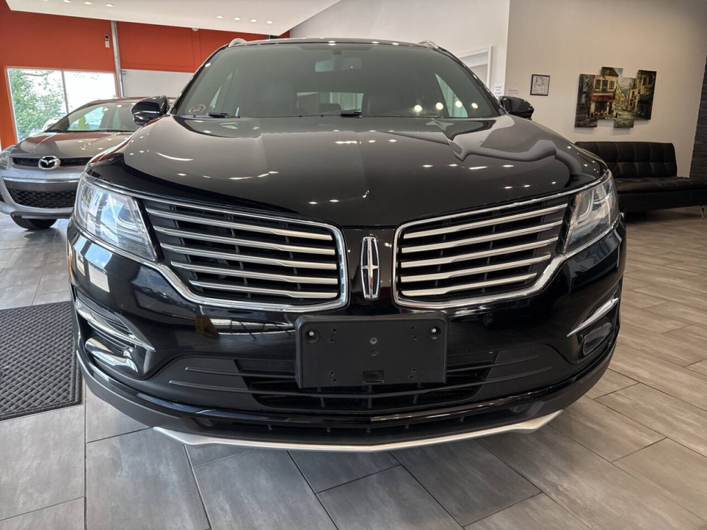 2017 Lincoln MKC Image 2