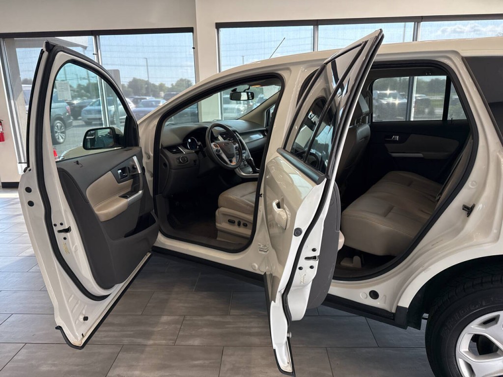 2013 Ford Edge Image 11