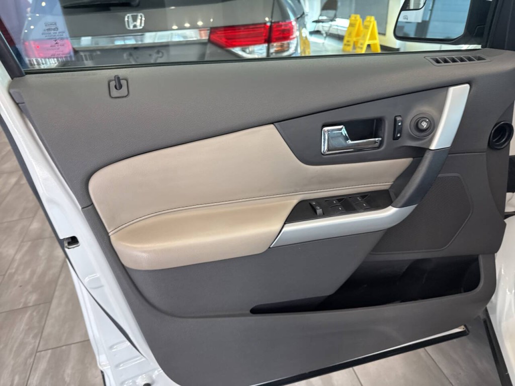 2013 Ford Edge Image 13