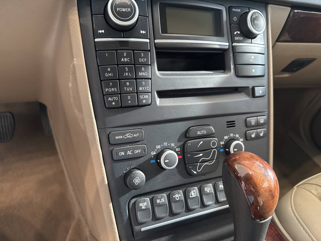 2014 Volvo XC90 Image 23
