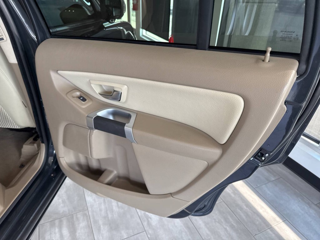 2014 Volvo XC90 Image 40