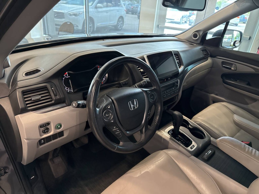 2018 Honda Pilot Image 17