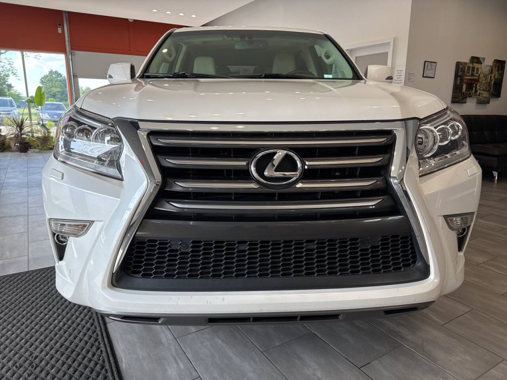 2015 Lexus GX 460 Image 2
