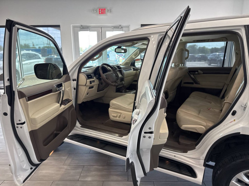 2015 Lexus GX 460 Image 11