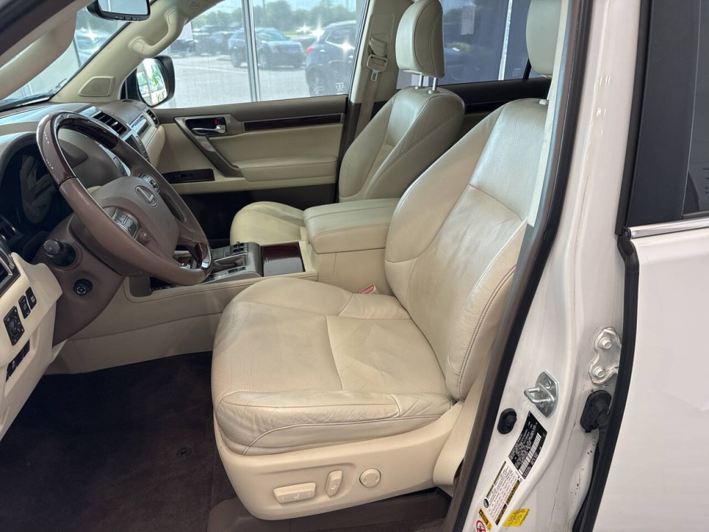 2015 Lexus GX 460 Image 12