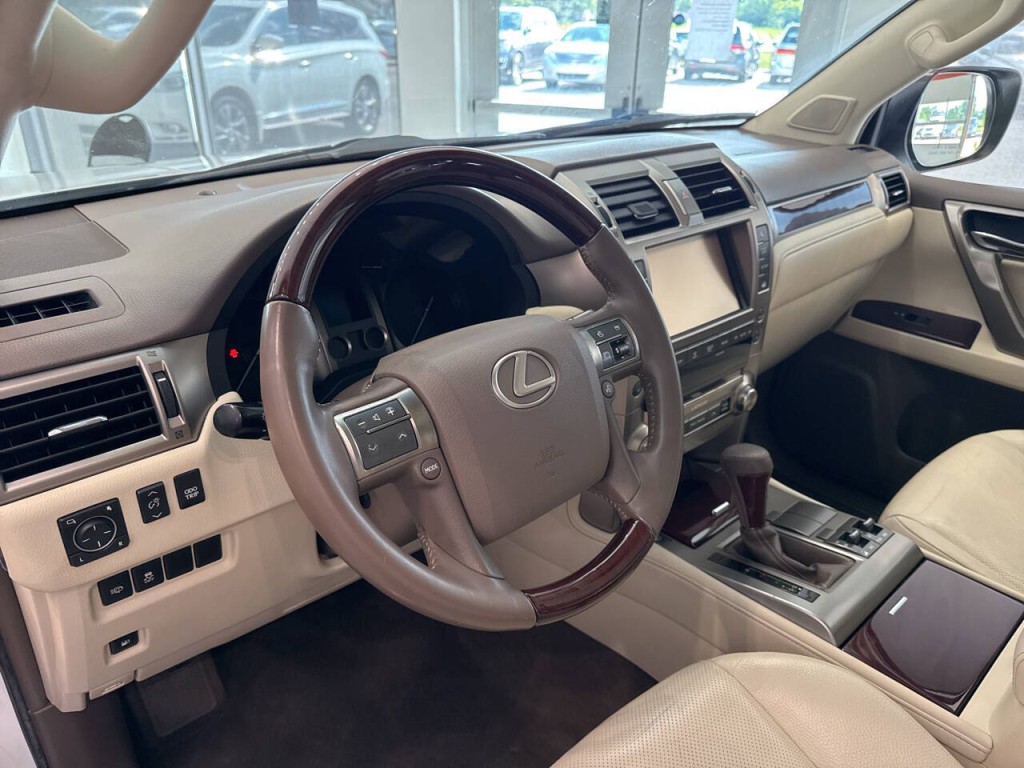 2015 Lexus GX 460 Image 13